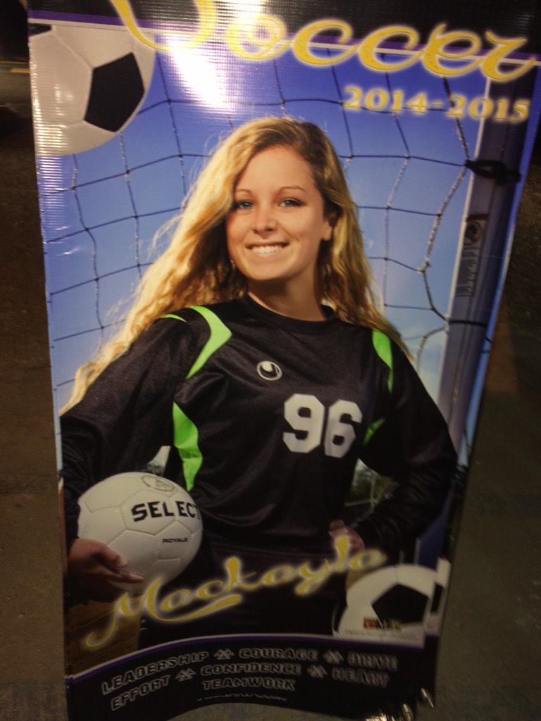 MackaylaHoward's tweet photo. can't believe it's my senior year #seniorposter http://t.co/mbl5xl4uYC