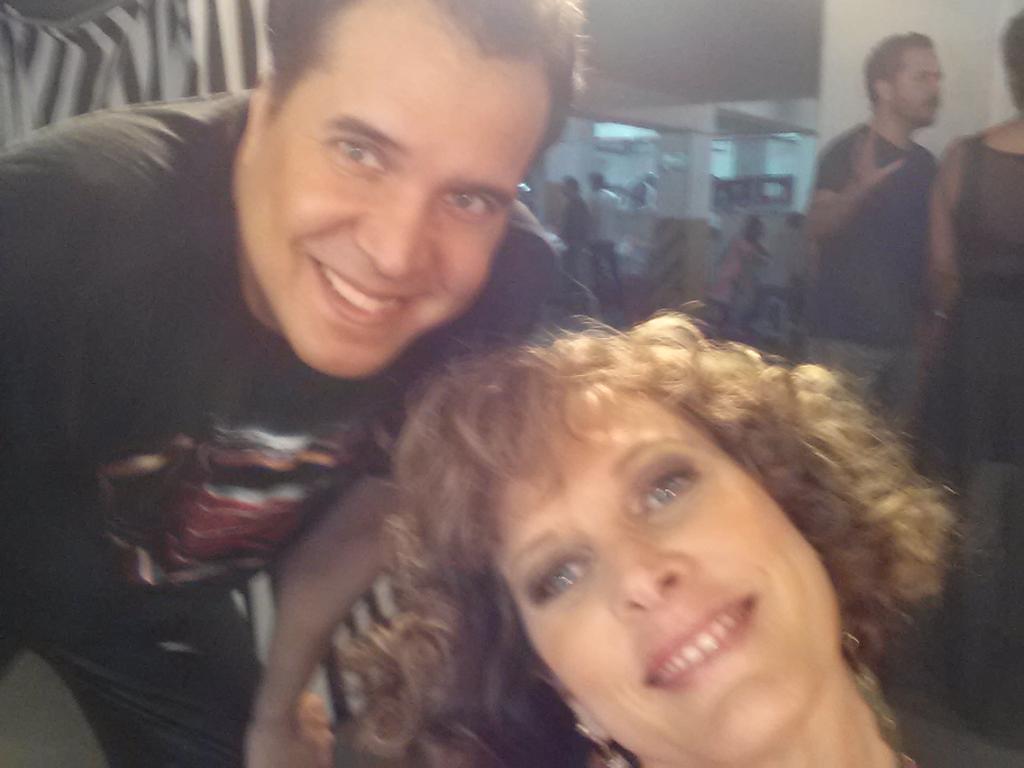 lesliestewartv's tweet photo. Grabando cn mis amigos Olenka, Julian,Gabriel, Javier M. Muy divertido. http://t.co/UwTT67wdDp