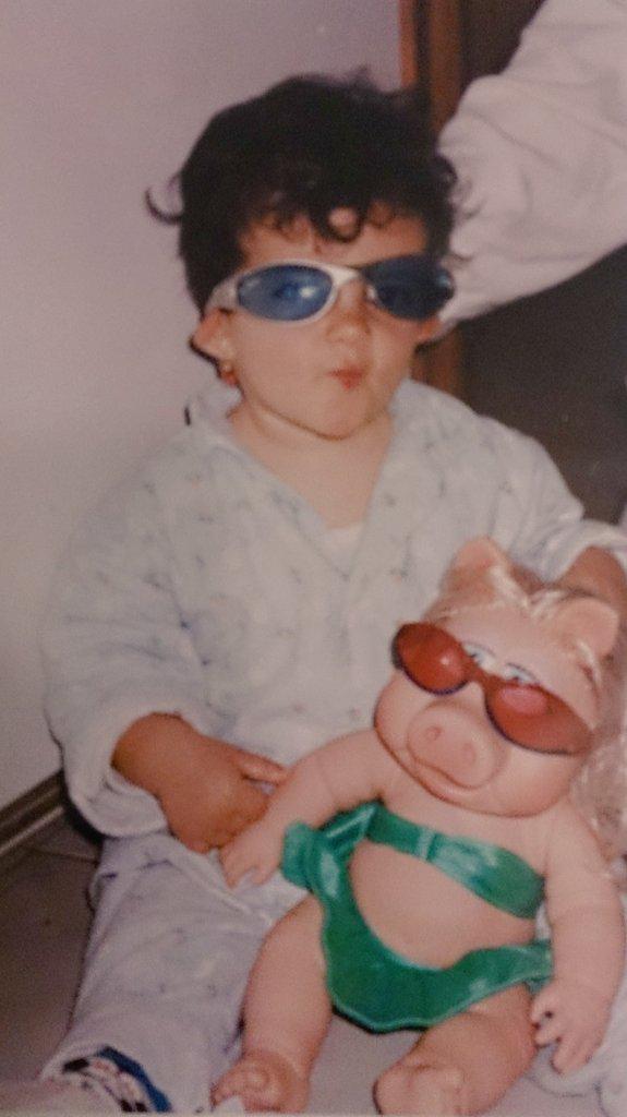 soniabetis's tweet photo. Mi mayor locura nació hace 15 años, felicidades loki te quiero muchísimo @ainoaoviedo http://t.co/YsLW9WfkdB