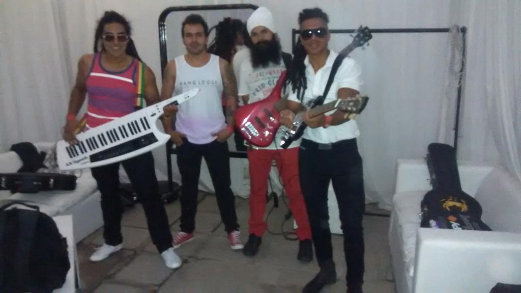 hernanmayta's tweet photo. Excelente show @mikarmagonzalez x #LosDerechosHumano en la #PlazaEspaña @ANDRESMKG @MiqueasMKG @KARLOSMKG @MarcosMKG http://t.co/bYZAbNaZTv