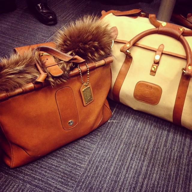 GhurkaUSA's tweet photo. If you're stranded at the airport there could be worse companions. #pondhop
http://t.co/FMP88cGIfa http://t.co/r0AEWO5xXi