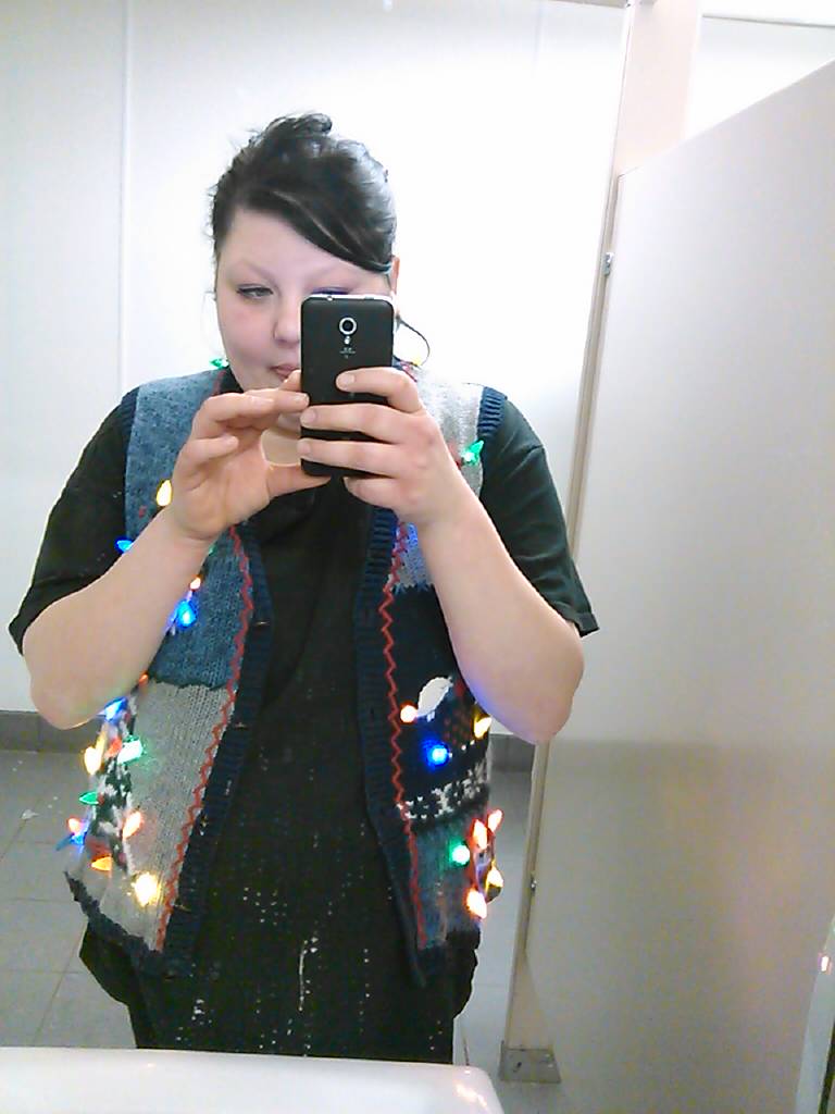 Tanya_JB's tweet photo. Christmas sweater http://t.co/HaNp5GX67p