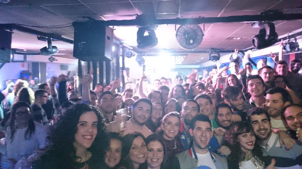 salabahia's tweet photo. "@JuanjoRedondo: #últimorelojBahía @CokeBermejo @salabahia @manolosomp @NikoFerreiro @Albass73 @conra85 http://t.co/8OFE8mvuYQ"Volverá...💃