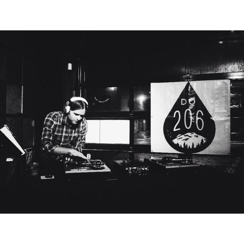 Do206's tweet photo. DJ Gibbstack (@dcfc) has started spinning at @GooseIsland Happy Hour at @thecrocodile http://t.co/d7VsUNftw7