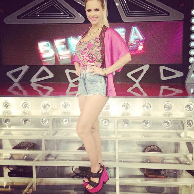 Hoy en @BenditaOk total look @ILOVERMODA http://t.co/wSNgh1jOaA
