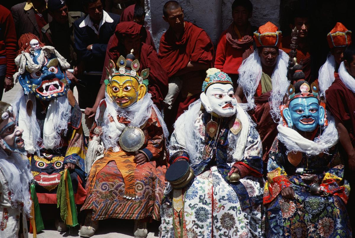 겨울에는 따뜻한 아세안 나라로 여행을~! 12~2월에 열리는 필리핀 축제기간에 맞춰 여행 계획을 짜보세요 :D 필리핀 겨울축제 알아보기 ▶ bit.ly/1vRudCE