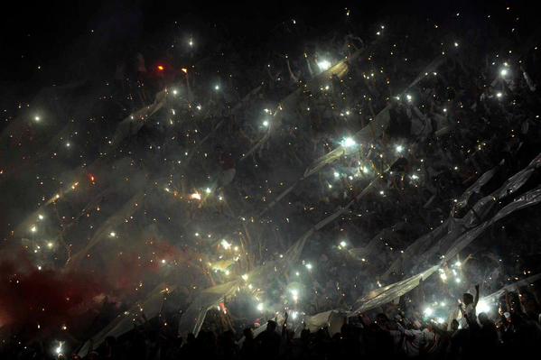 RiverLPM's tweet photo. Te vi en el fondo, pero fui yo quien te levantó, quien te recordó tu enorme historia y juntos volvimos a ser River. http://t.co/t8fR218drZ