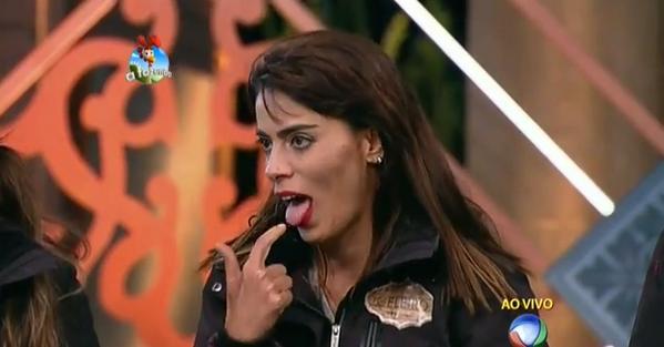 BBBAnalise's tweet photo. #RT quem ai NAO gostou que o DH venceu #AFazenda http://t.co/Vk70S6CL7S