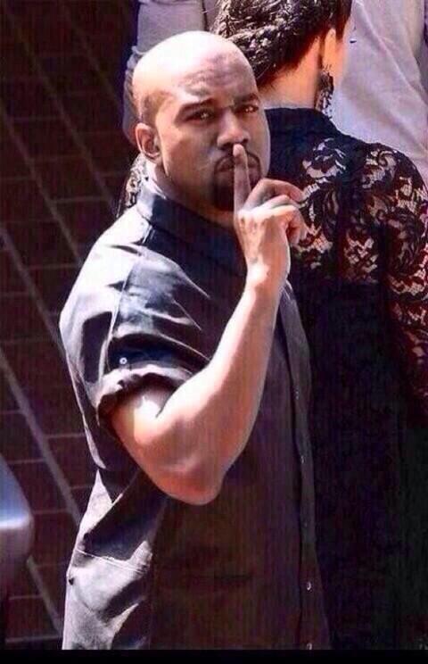 paulimaricevich's tweet photo. "@autocorrects: When you give gum to a friend http://t.co/gmdL38xygN" @makiotano @RominaGenes1 jajajaajajajajaja voy a extrañar la mesa 😢💔