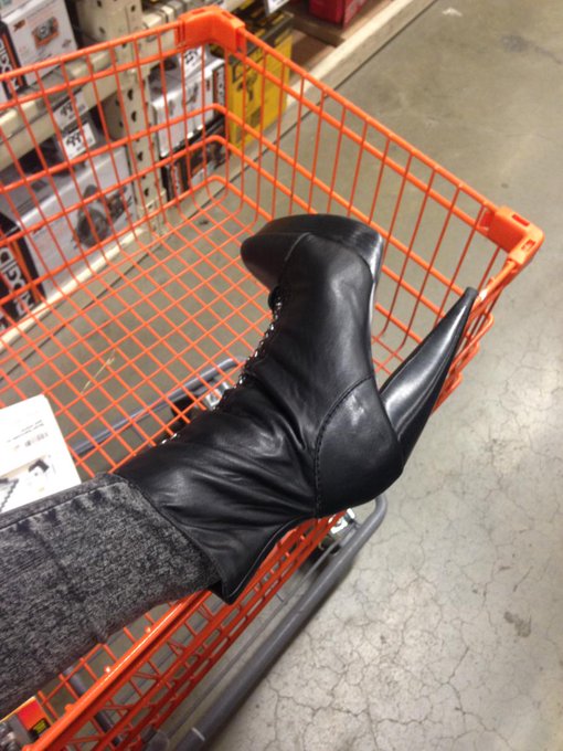 Who wears stilettos to Home Depot? I do! http://t.co/mKvtdjz5PJ<a href="/tag/goodnite"class="tags"><span>#goodnite</span></a>