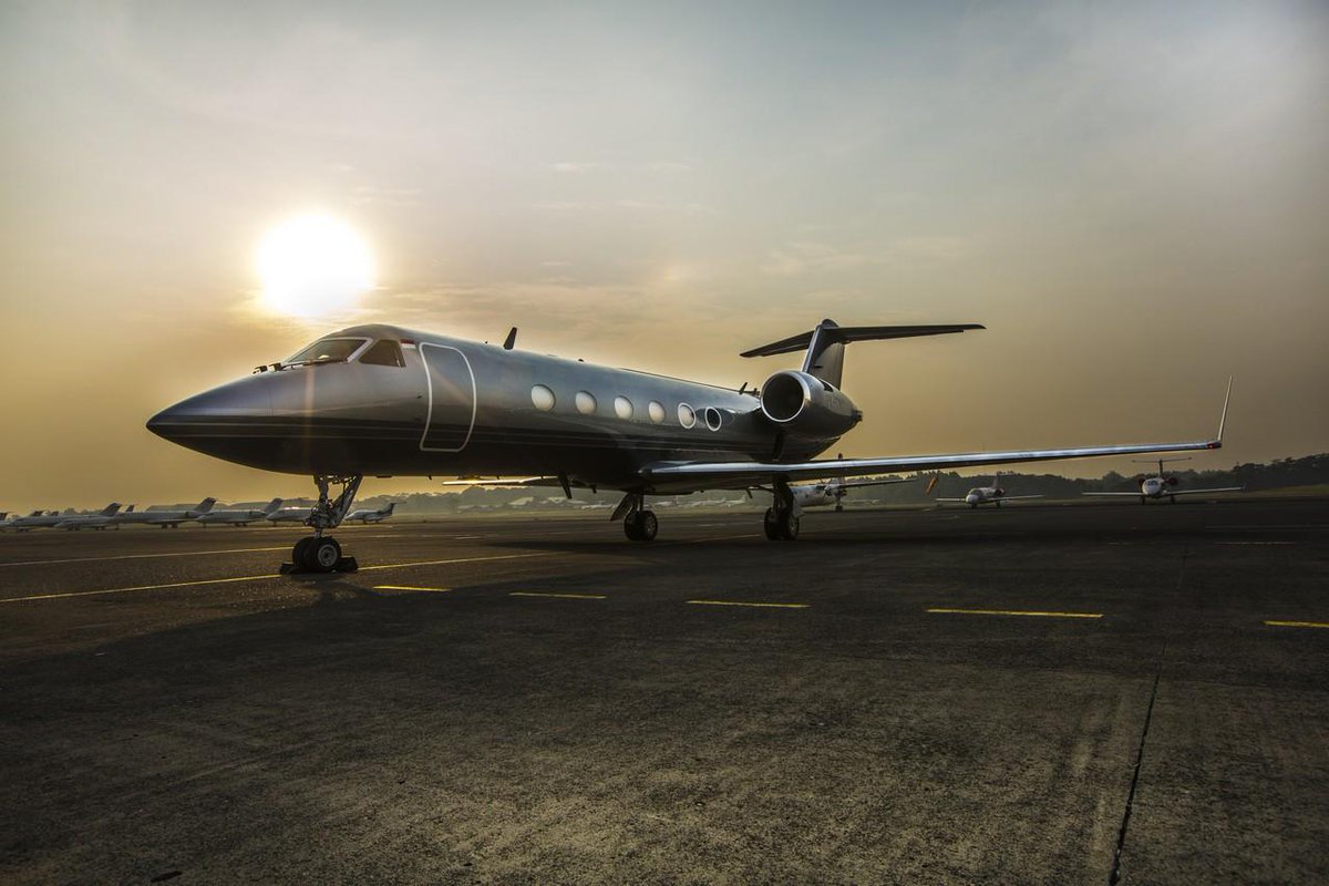 twa021's tweet photo. gulfstream IV-SP #executiveandluxury #jets #businessprivate
@PartaiGolkar @PDI_Perjuangan @Official_PAN http://t.co/FfvOZ87y41