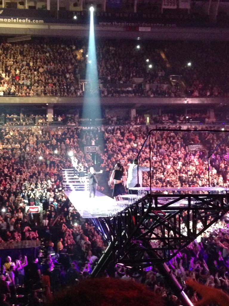 coyleai's tweet photo. Bringing Justin to the people #JT2020Tour #Toronto #movingstage @AirCanadaCentre @meganjaye08 http://t.co/ivNJ8VfzJA