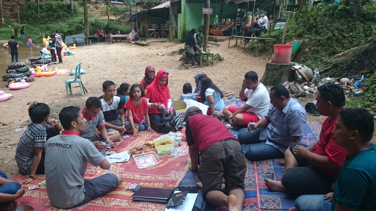 MobilitySumbar's tweet photo. Gathering Mobility Sumbar. #mobility #mobilio #indonesia #community #region #sumaterabarat #gathering #kopdar #kelok9 http://t.co/kVJMuj39sE