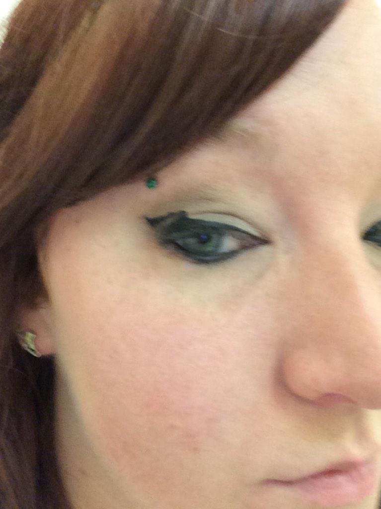 CosplayLost's tweet photo. I'm having a bad face day. My eyes keep watering and ruining my eyeliner. 😣 #girlproblems http://t.co/fv6Rmj65lQ