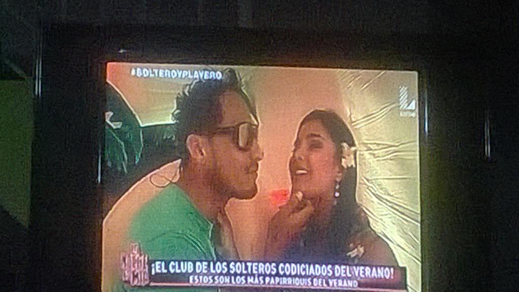 MigueruVal's tweet photo. @Latina_pe @galdosoficial jajajjaa mister fingiidoooo @richidelanoche #lanocheesmia #SOLTEROYPLAYERO http://t.co/57WSFxqut0