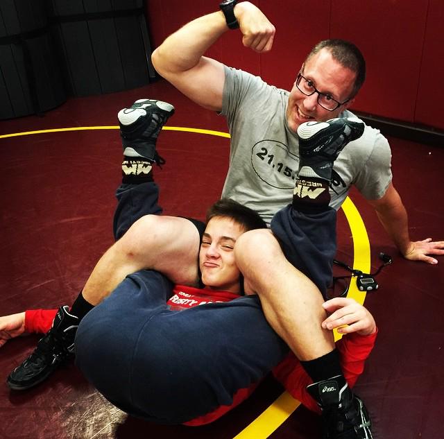 mmhswrestle's tweet photo. Coach Judkins showing @tanner_cox12 how to wrestle #jaydle 😂 http://t.co/hQu5oSCY6D