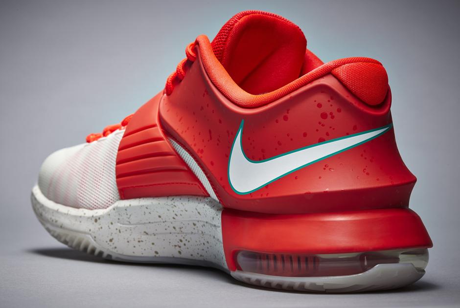 Nutmeg speckles and Egg Nog on the Nike KD 7 
