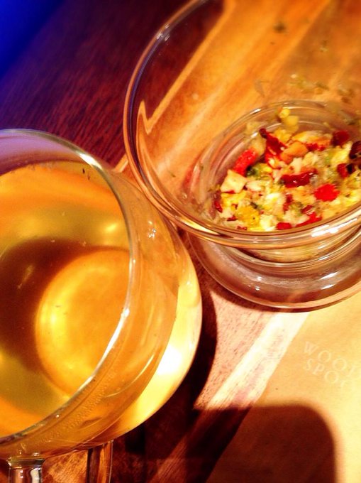 いつもお世話になっているDSクリニックで美容点滴♡ 今の悩みを聞いて下さって、ダイエットや美肌に効果的な内容にしてもらいました！ スタッフの皆さん、とても丁寧で優しくてDSに来ると癒される(o^^o) ここの食べる漢方茶がお気に入り♡