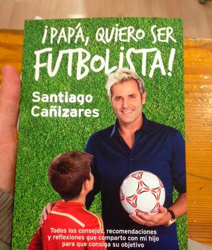 DesmarqueStream's tweet photo. ¿Tu hijo quiere ser futbolista? Este podcast con @santicanizares de protagonista os interesa > http://t.co/Q0PkwrNKwF http://t.co/HPhcfLBu0h