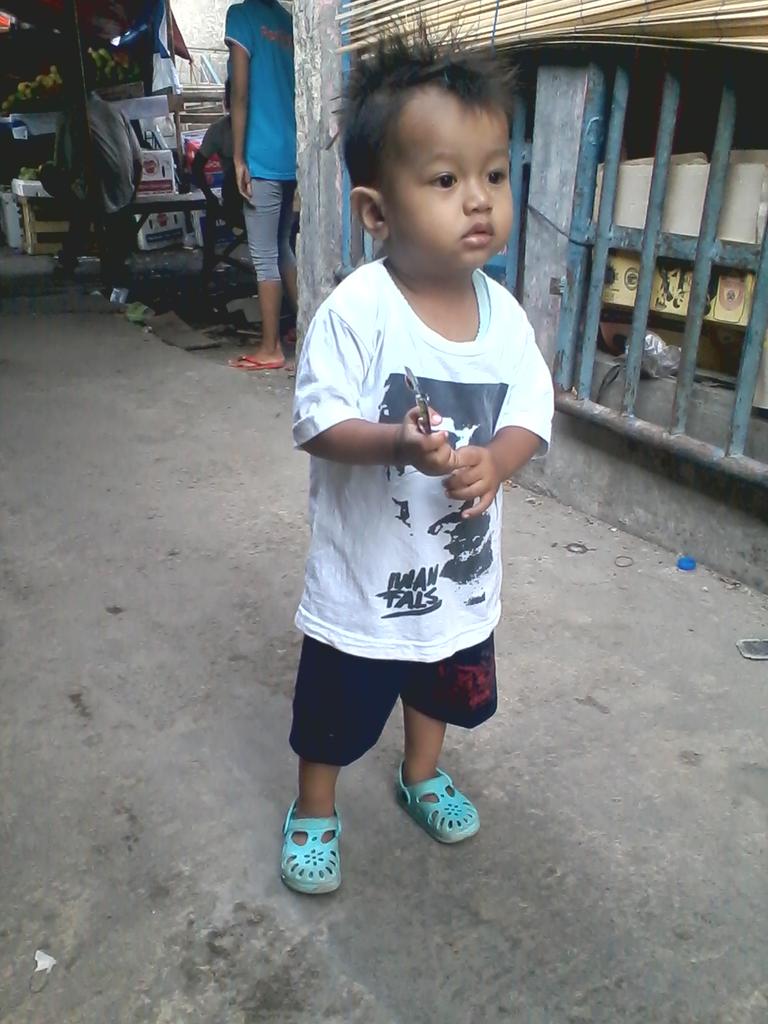 kubilT2VCG's tweet photo. Berandal Malam cilik :) http://t.co/2cpYRaWjDW