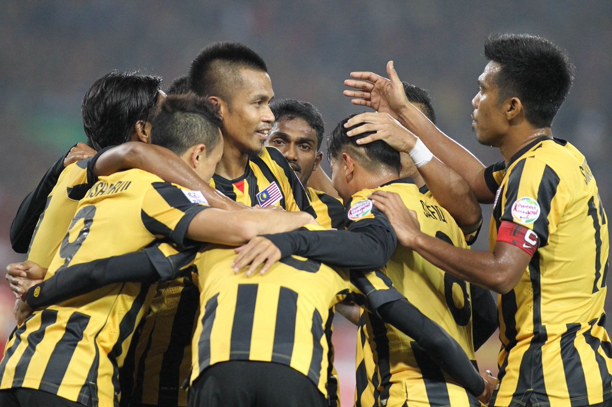 HALF TIME: Vietnam 1 - 4 Malaysia #AFFSuzukiCup