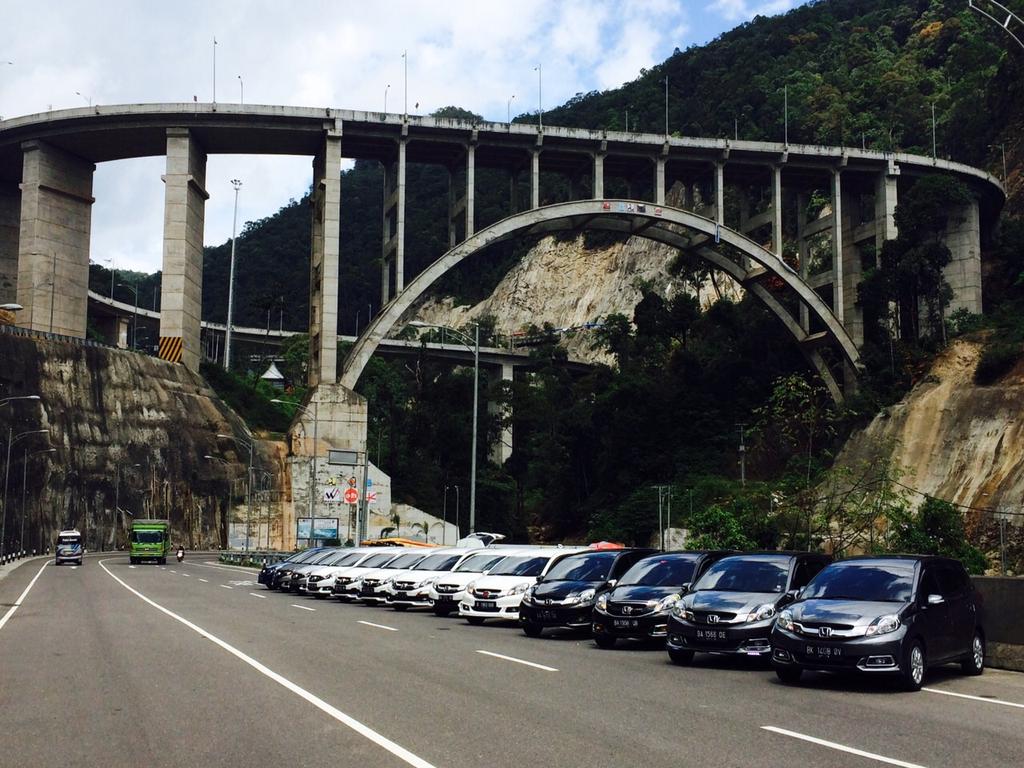 IDMobilio's tweet photo. "@hahnz_84: http://t.co/f1mDIoKI2X" KEREN!!!! KOPDAR @MobilitySumbar @hondaisme