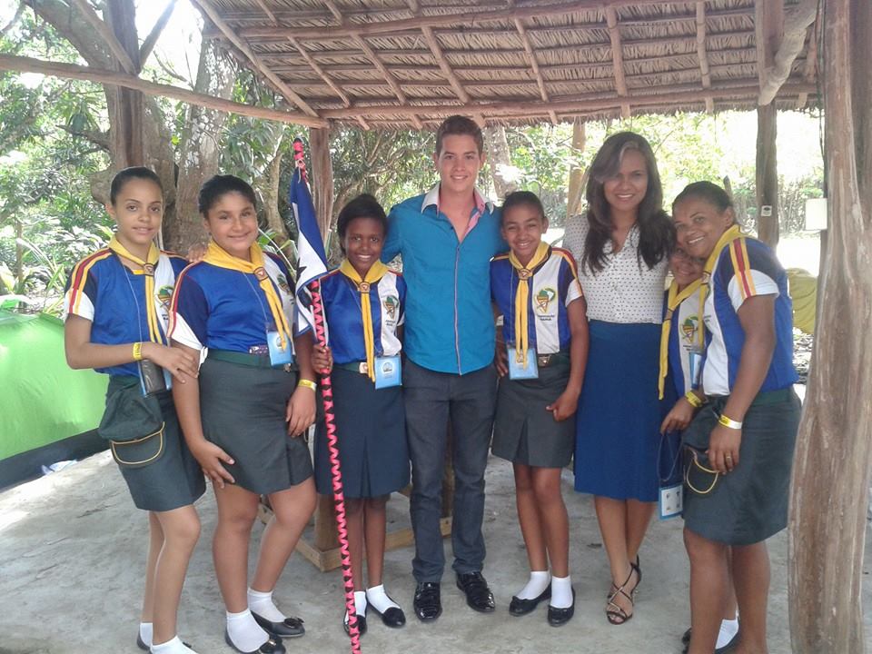 pentaclinius's tweet photo. valeu meninas amo vcs PENTACLINIUS OH OH @area3ab http://t.co/iXMlufWq7S