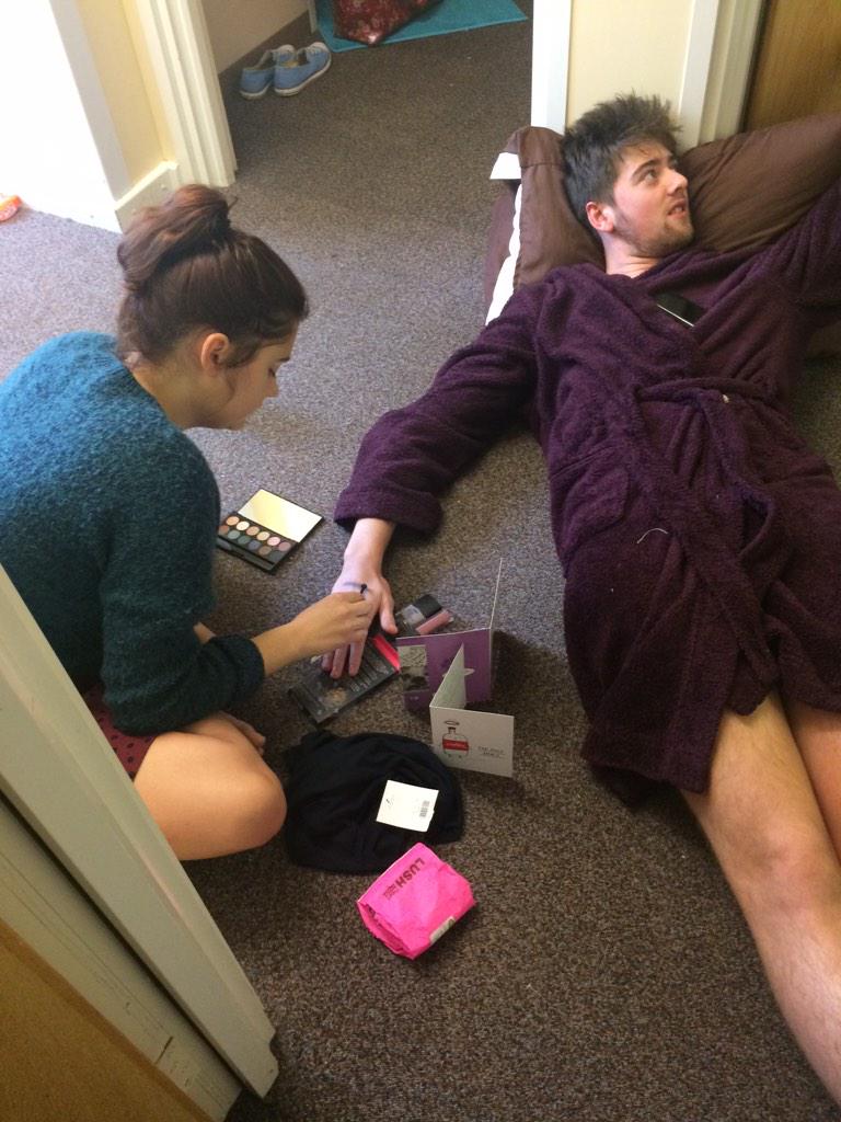 Jessiccaann's tweet image. #Flat3