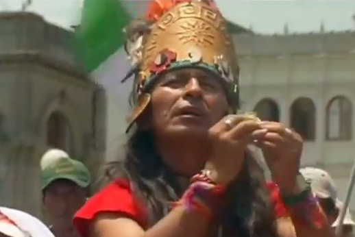 Limportant_fr's tweet photo. Vidéo du jour : ils marchent contre le réchauffement climatique à Lima 
http://t.co/klBvZqWycs  http://t.co/LzrOtLnmtu