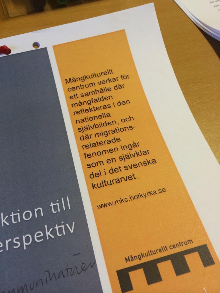 mkc_sverige's tweet photo. @RenLenRosales forskare på #mkc om #interkulturellt #perspektiv för @BotkyrkaKommun kollegor på utbildning #mkcfittja http://t.co/8HDT87pt8p