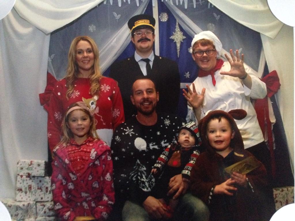 KatieMustoe's tweet photo. Great time on The polar express last nite 🎄🎅🚂🎄🎅 http://t.co/XuSSGGuQrF
