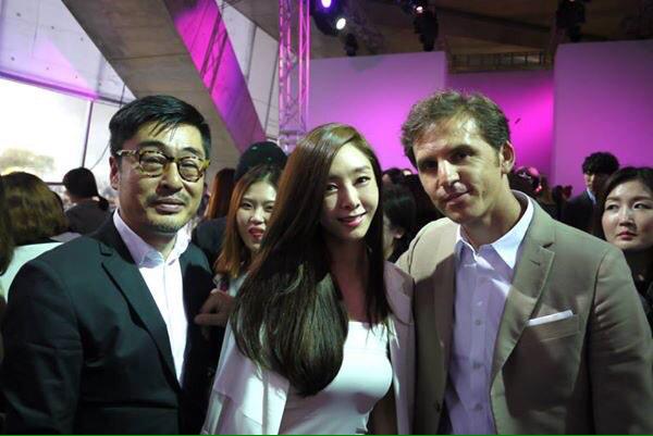 inmojeong's tweet photo. #fashion #week in #seoul #seoulfashionweek http://t.co/y2NsfixVA9