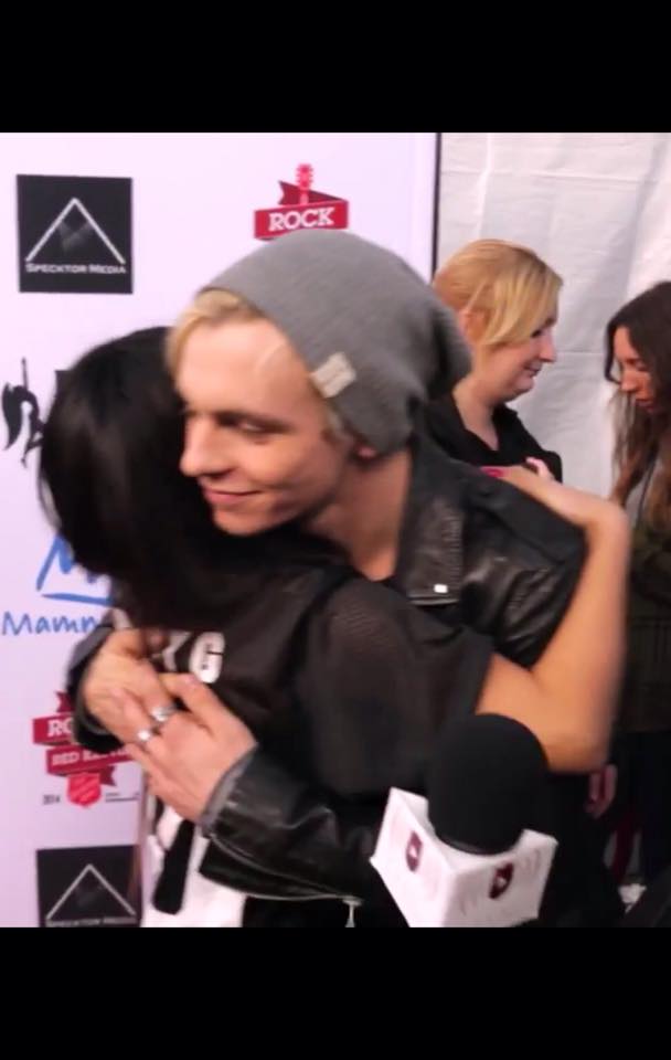 BeckyTeamTurkey's tweet photo. Becky and Ross Lynch http://t.co/JIKYHyl2KN
