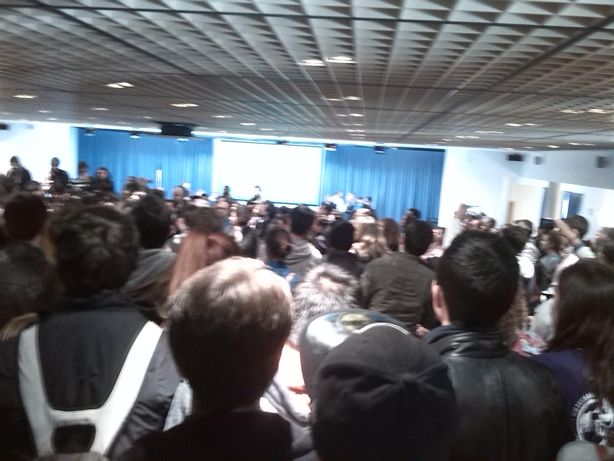 alternativaftf's tweet photo. SE SUSPENDE EL CLAUSTRO!!
PERO NO VAMOS A PARAR HASTA QUE TENGAMOS EL #StopReforma http://t.co/7rwT6iSunW