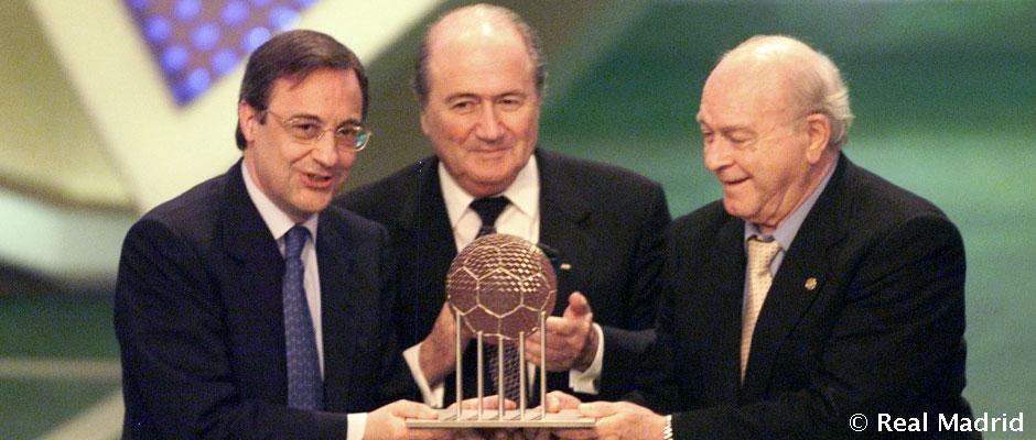 realmadrid's tweet photo. VÍDEO- Tal día como hoy el Real Madrid fue elegido Mejor Club del Siglo XX... http://t.co/I75hh2gNHQ #HalaMadrid http://t.co/H1I9EhuO83