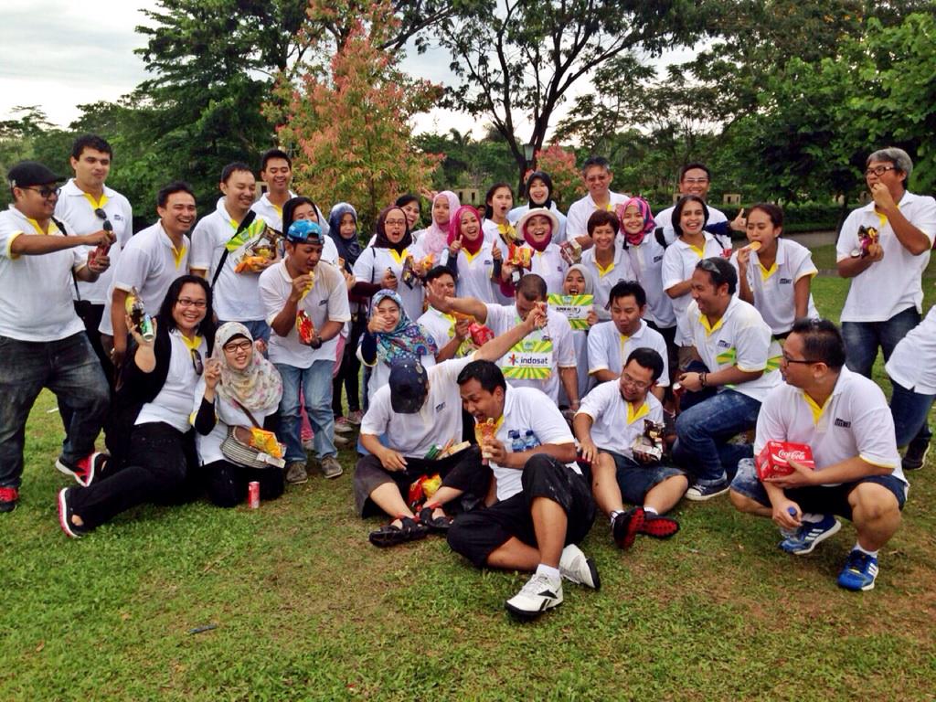 rince_tetep's tweet image. Mau foto group pun msh siram2an .. #FunBuilding #indosatsnap @IndosatMania