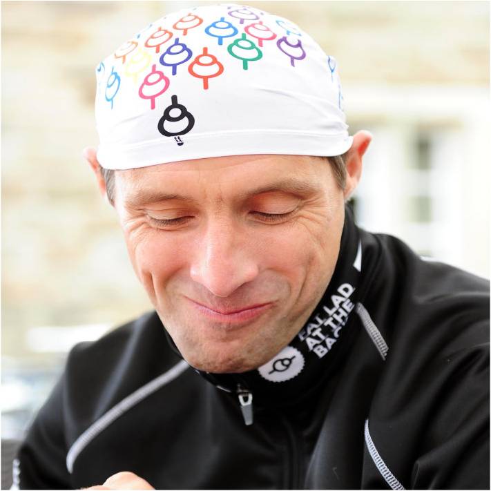 FatLadAtTheBack's tweet photo. Aye up! Fancy sending us a pic of you riding in t'cold? We'll send a Neck Doo Dah (or two) out... #winterFLAB http://t.co/zHNx7mtneU