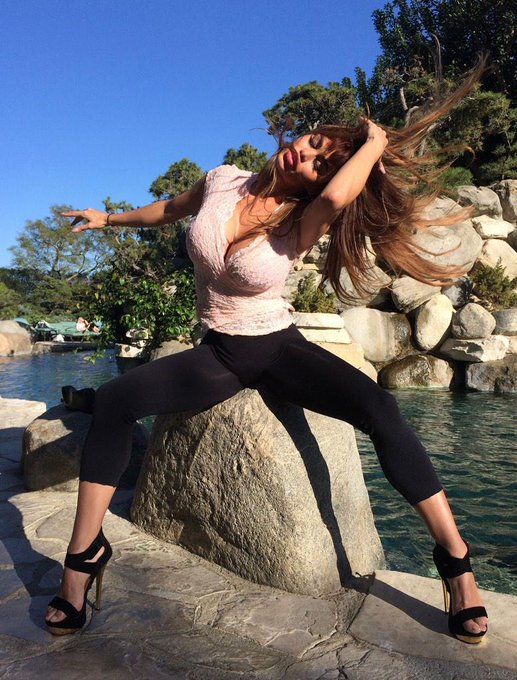 Oh I miss sunny California 😩 #HomeSweetHome http://t.co/yJ276ntUfT<a href="/tag/homesweethome"class="tags">#HomeSweetHome</a>