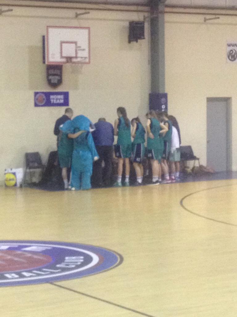 TheMightyMonty's tweet photo. The score is currently 14-12 to Muckross in the U19 Bball final #comeon #yougirls #intheBETTERgreen http://t.co/YVdQQNXDz1