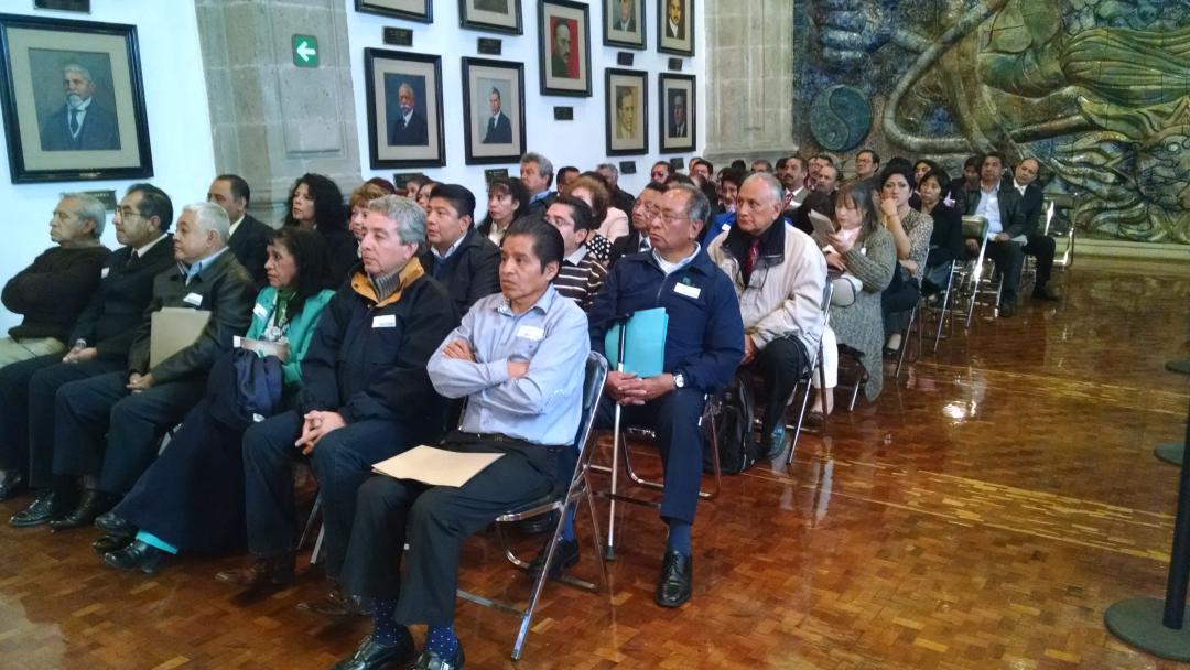 CONALEP_Mex's tweet photo. Entrega de Estímulos por Antigüedad de 25, 30 y 35 años de Servicio a trabajadores #Conalep http://t.co/ORhaEsitOc