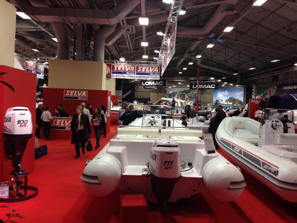 Calorosa accoglienza al Salone Nautico di Parigi, soprattutto per i nostri battelli Emotion Line!