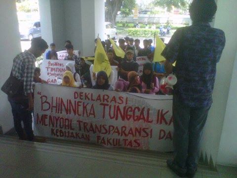 WismaPembebasan's tweet photo. Deklarasi korp bhineka tunggal ika 2014 http://t.co/MzEPymbAPn