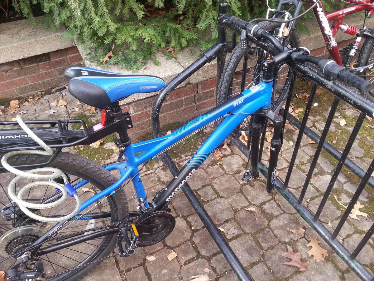 Sambit_m87's tweet photo. Theft at Purdue #needbased :D
@KChaudhur @its_mohit @exudingthoughts http://t.co/sndDPj9o1J