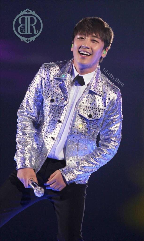 rikateaBB's tweet photo. すんいる♡♡♡
たれ目ですぐ面白いギャグやって
みんなのこと大切にしてくれる
すんちゃんがだいすき♡♡もはや愛してる(๑¯ω¯๑)これからも活躍を期待してます！今日という日を楽しんで！LIVEまっててね🐼💕 http://t.co/TbnpSigGcm