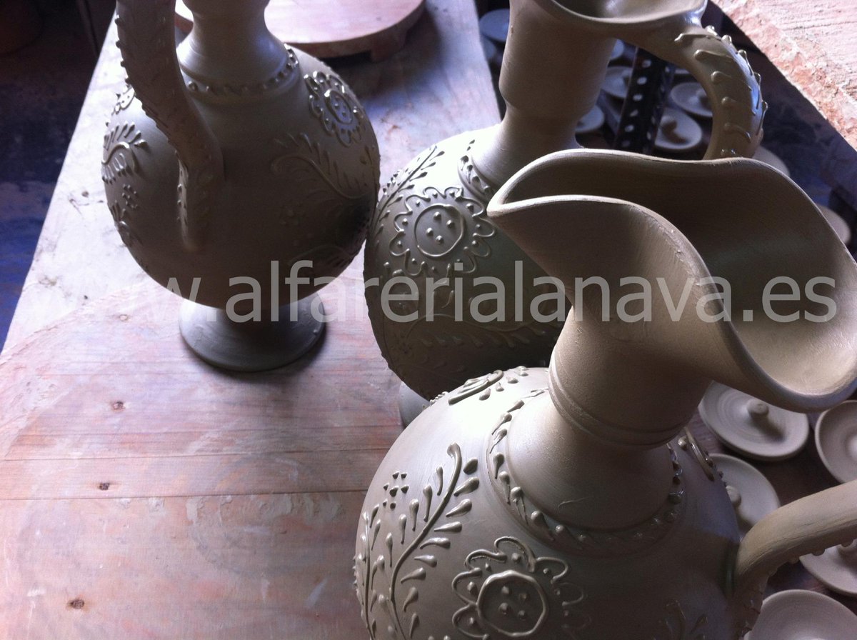 lanava_agost's tweet photo. Reproducción de la #botella pàmpol #alfareria #ceramica #pottery #handmade #handicraft #costablanca #Alicante http://t.co/urOoAdwcBR