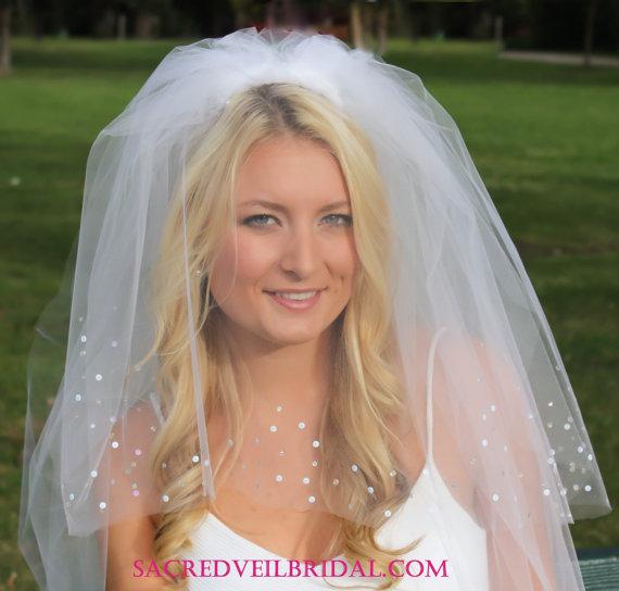Sparkling Bead Bridal Veil by SacredVeilBridal on Etsy 

Found at buff.ly/1rUTaMV #Etsy @thesacredveil