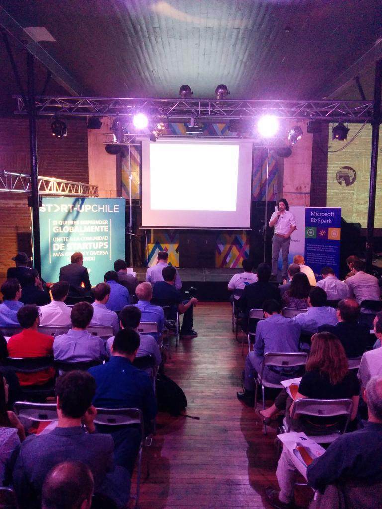 startupchile's tweet photo. This is just getting warm, welcome @EasyPoint #SUPdemoday http://t.co/2hZ2PaaOMl
