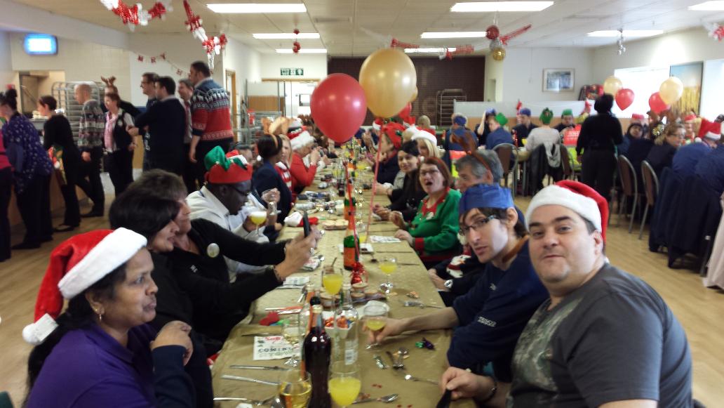 LennyWinkle's tweet photo. Christmas dinner yum http://t.co/J5rPBSnDGX