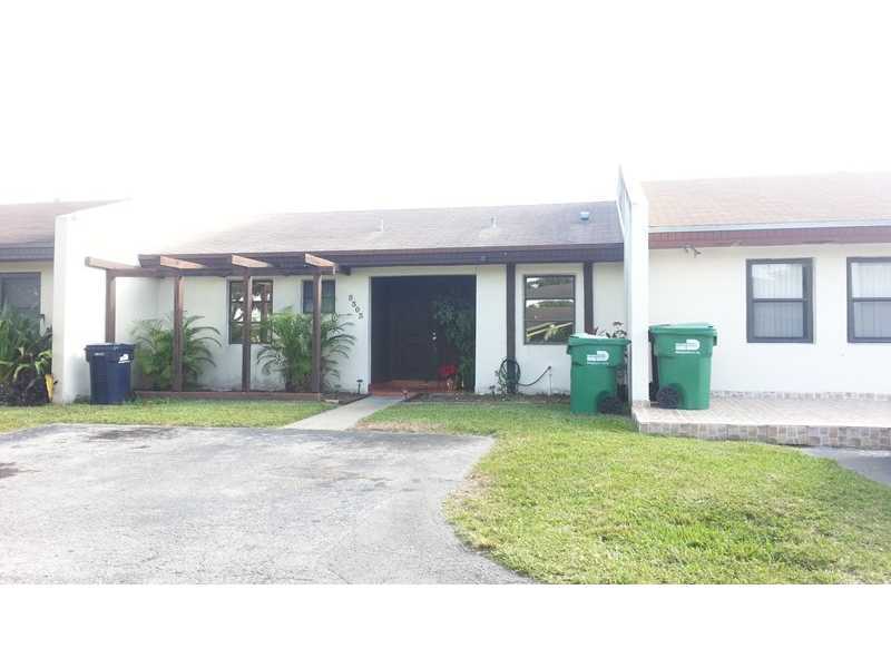 HuntMyHouse's tweet photo. 2 Bedroom, 1 bathroom villa in Bent Tree.  Please Contact  gcmovesfl@gmail.com for details. http://t.co/0SXqYfL3G2