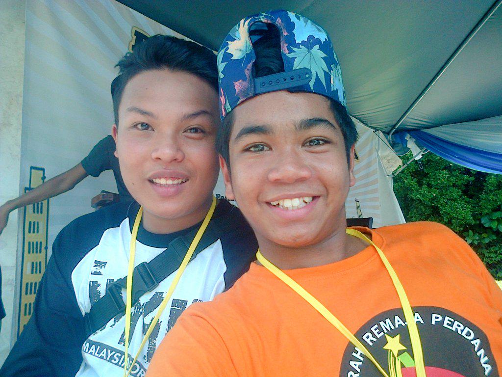 aiman_baber's tweet photo. With hilal zafran . #primgo #crewX #kbs #biasabiasa http://t.co/SXOIe4jONF